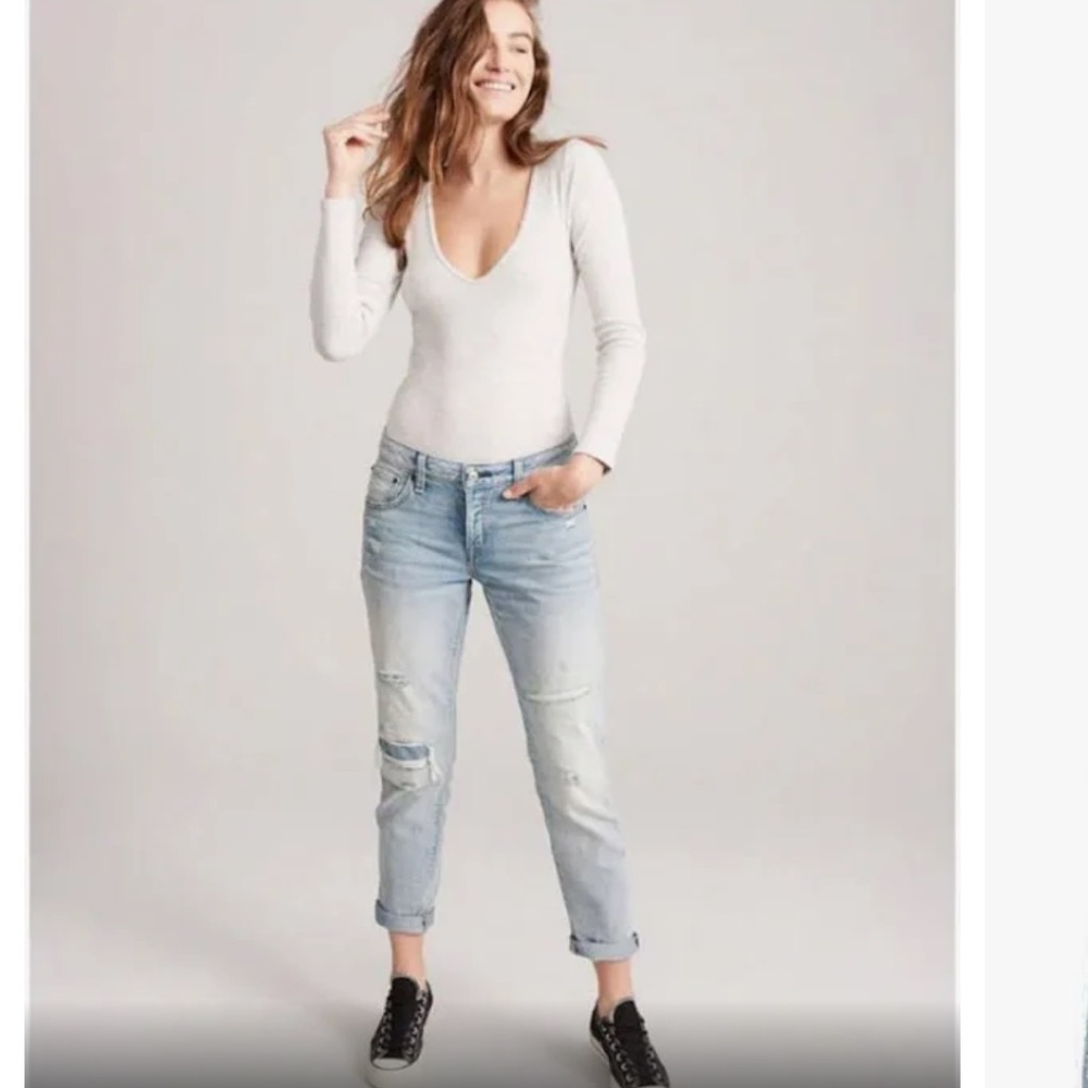 A&F Slim Boyfriend Low Rise Jean